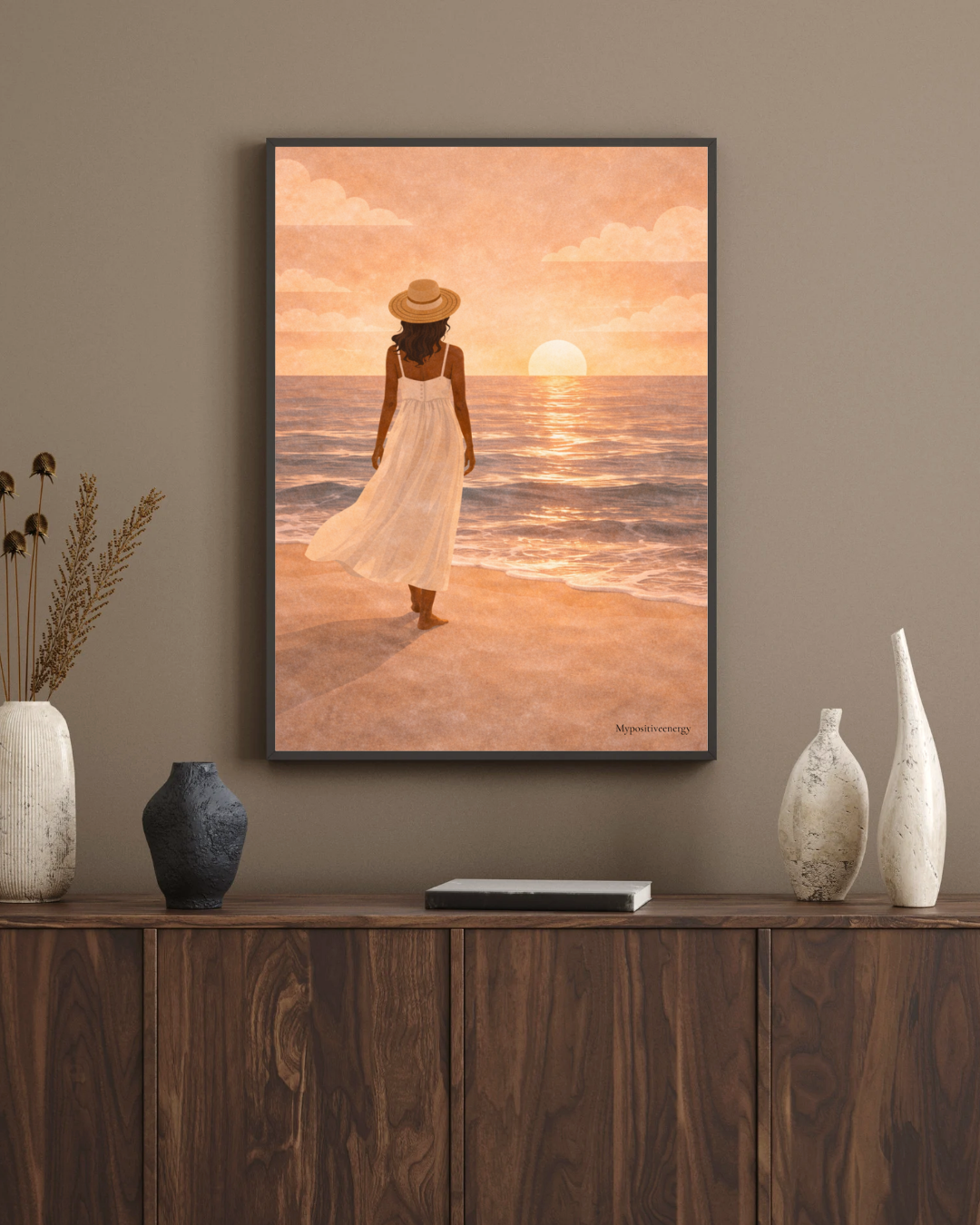 Affiche coucher de soleil bord de mer | Illustration femme face à l’océan – Déco murale chaleureuse & bohème – My Positive Energy