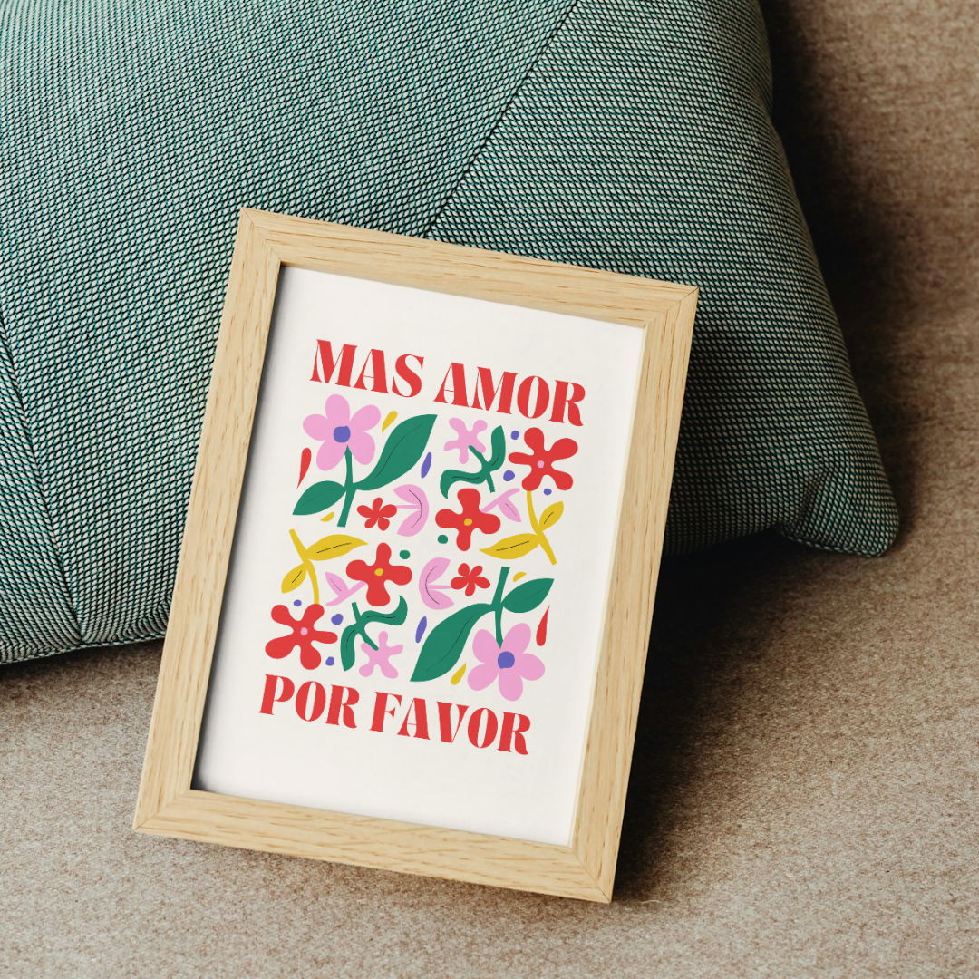 Carte Postale "Mas Amor Por Favor" – Illustration Florale Colorée & Papeterie Feel-Good